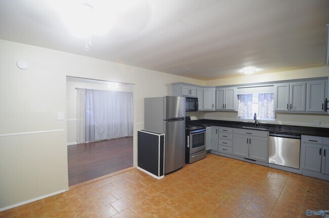 Photo - 1702 Truman Dr NE