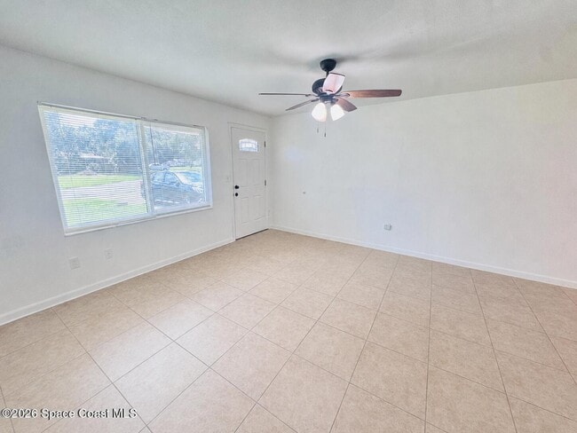 Photo - 1812 Oakwood Dr