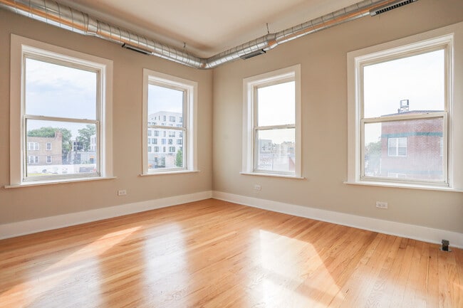Photo - 2712 N Milwaukee Ave Unidad 206