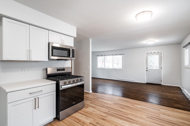 Photo - 638 S 66th St Unit Upper