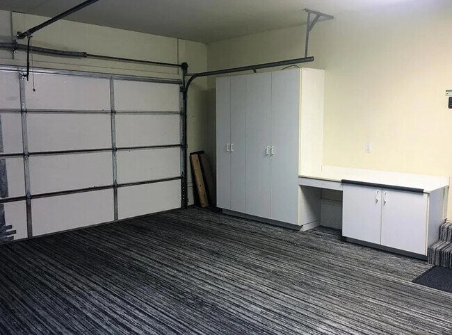 Photo - 561 Ridgeview Dr