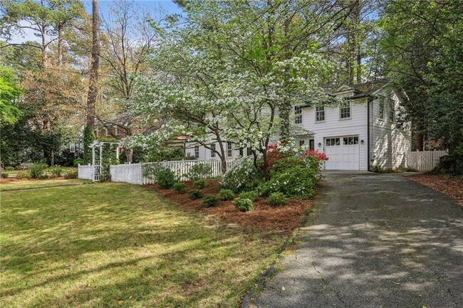 Photo - 2415 Oldfield Rd NW