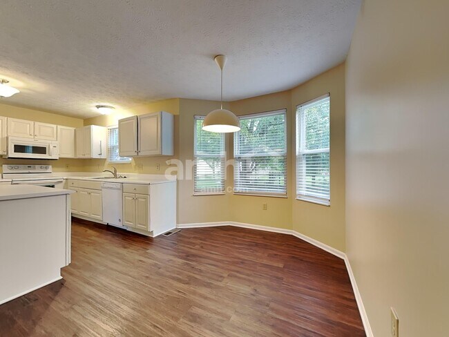 Photo - 748 Jewelweed Ct