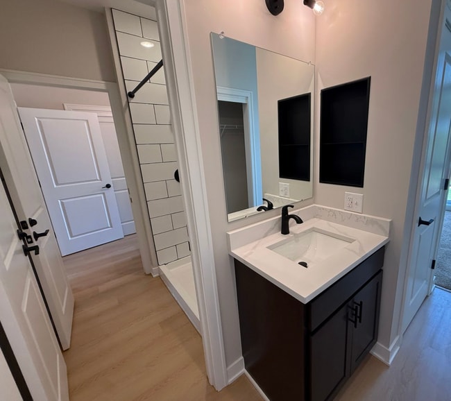 Photo - BRAND NEW BUILD- 5 BEDROOMS + 5.5 BATHS + ...