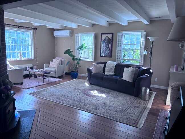 Photo - 19 Duncaster Ln