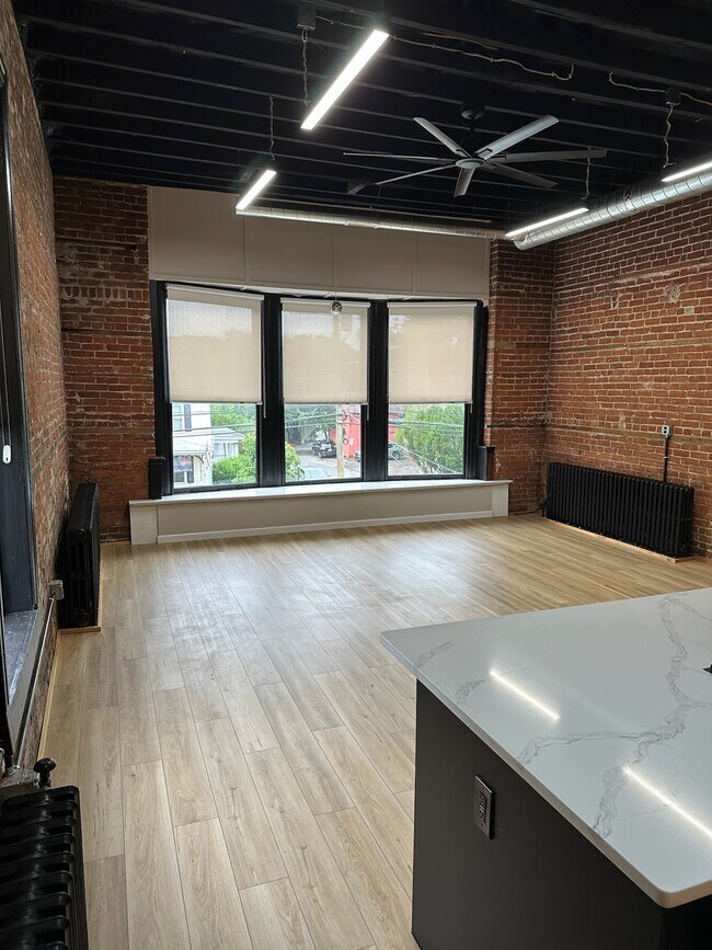 Photo - 41 N Main St Unidad 2nd Floor Apartment