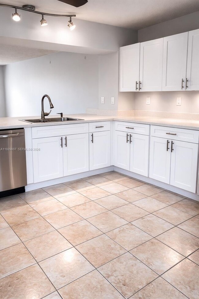 Building Photo - 7795 SW 102nd Ln