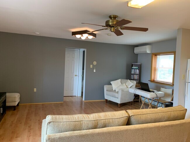 Photo - 3030 Butler Pike Unidad 1st Floor