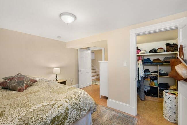 12 Magnolia Ave Unit 1