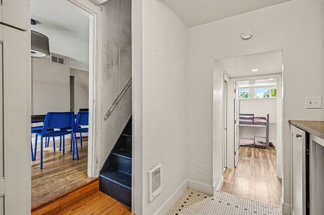 Photo - 3633 41st Ave W