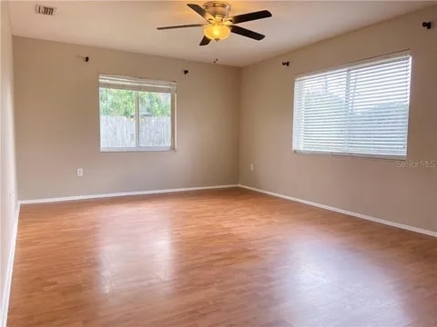 Photo - 904 16th St E