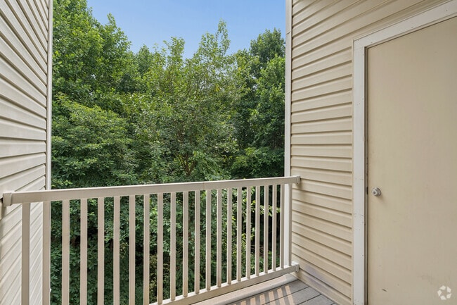2BR, 2BA - 1,178SF - Balcony