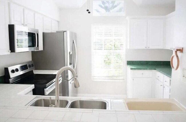 Photo - 11316 Maybrook Ave