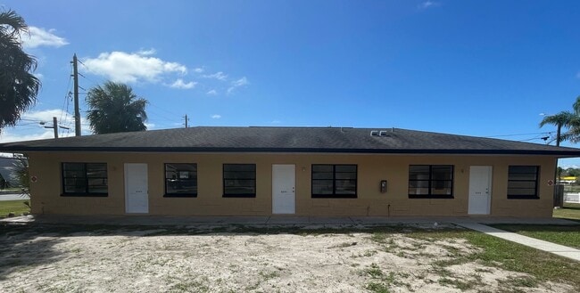 Building Photo - 5305 Avery Rd Unit AVERY RD # 5305