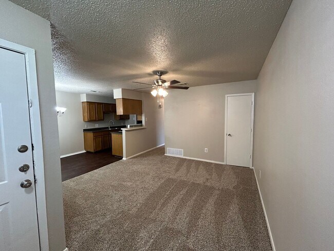 Building Photo - 4916 Brianhill Dr Unit B