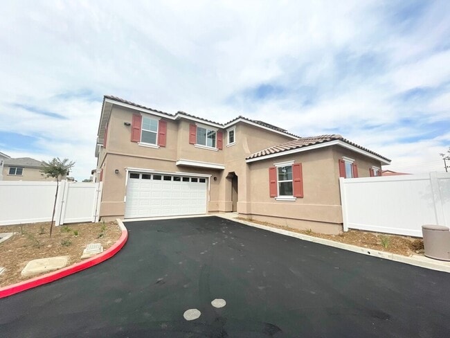 3 BED 2.5 BATH in BLOOMINGTON - 3 BED 2.5 BATH in BLOOMINGTON