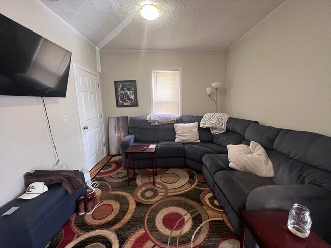 Photo - 50 Oliver St Unidad A