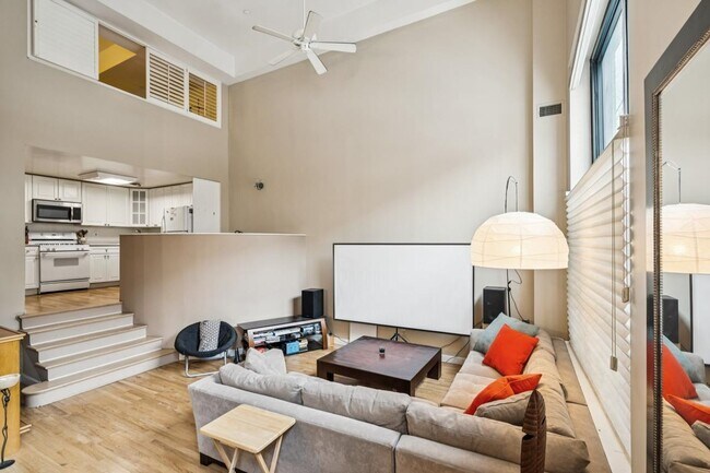 Building Photo - 518 Gregory Ave Unit A222