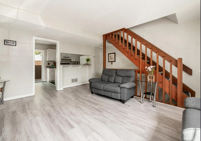 Photo - 4862 Stoneybrook Blvd