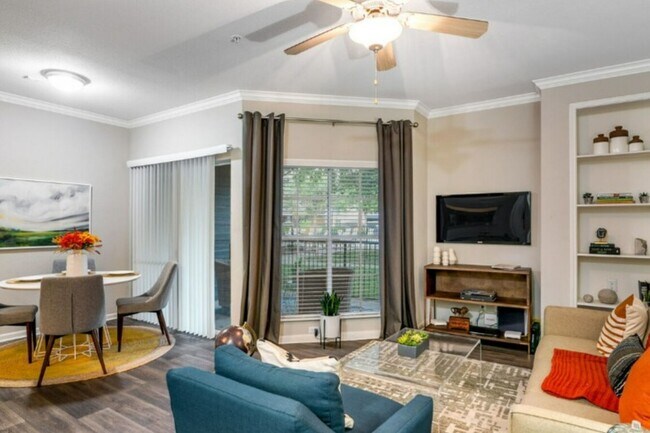 Photo - Hollister Place