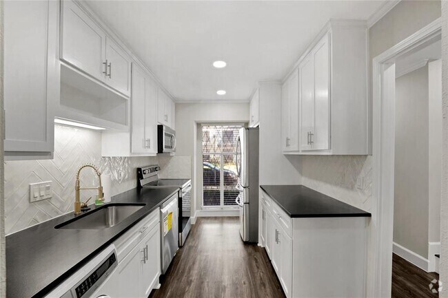 Building Photo - 2218 Winrock Blvd Rental