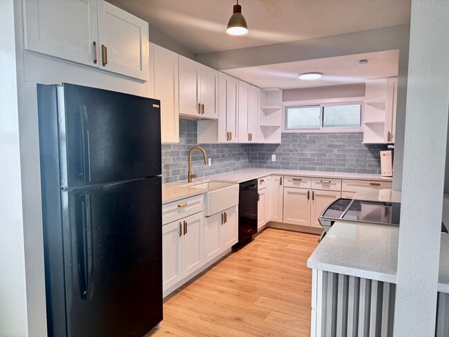 Photo - 3205 E Shadowlawn Ave