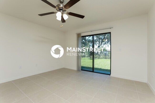 Photo - 3 Bedroom Pet-Friendly Home in Leesburg, FL with Main Street Renewal