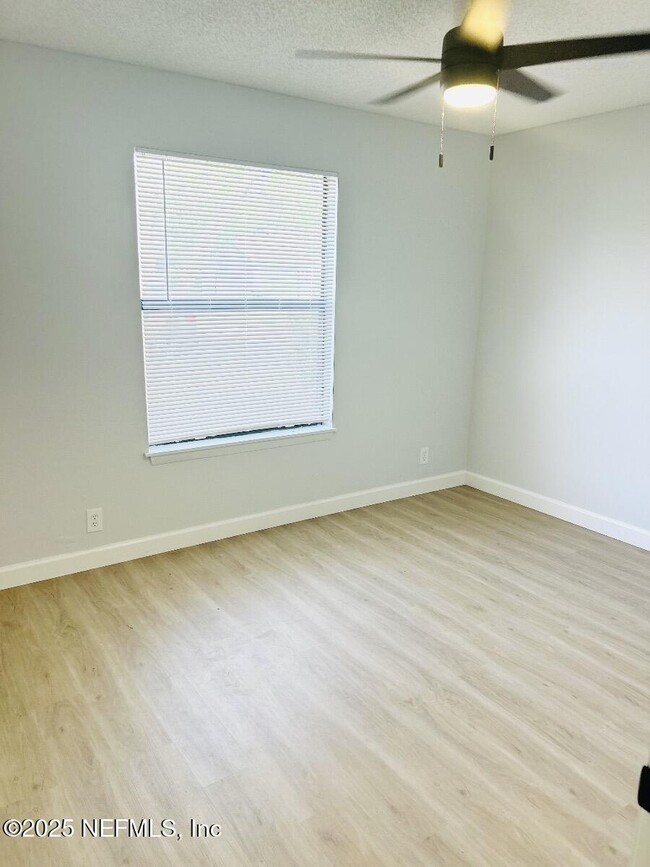 Building Photo - 10652 Meadowlea Dr Rental