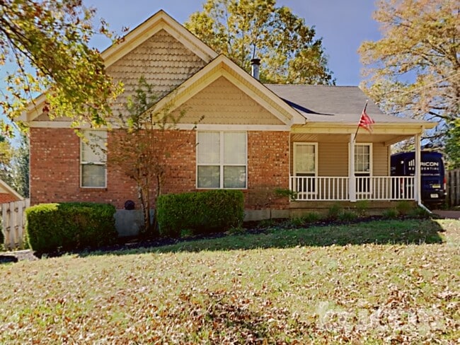 Photo - 1608 Robards Way