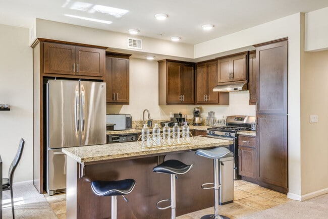 Photo - 140 Ivy Ave Unit SI FL1-ID1545973P