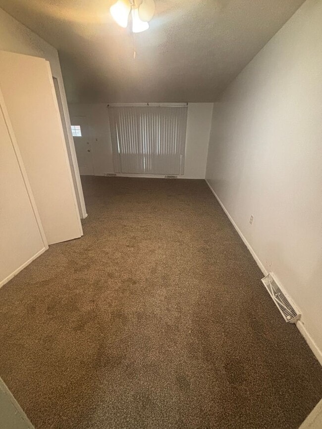 23673 Banbury Cir