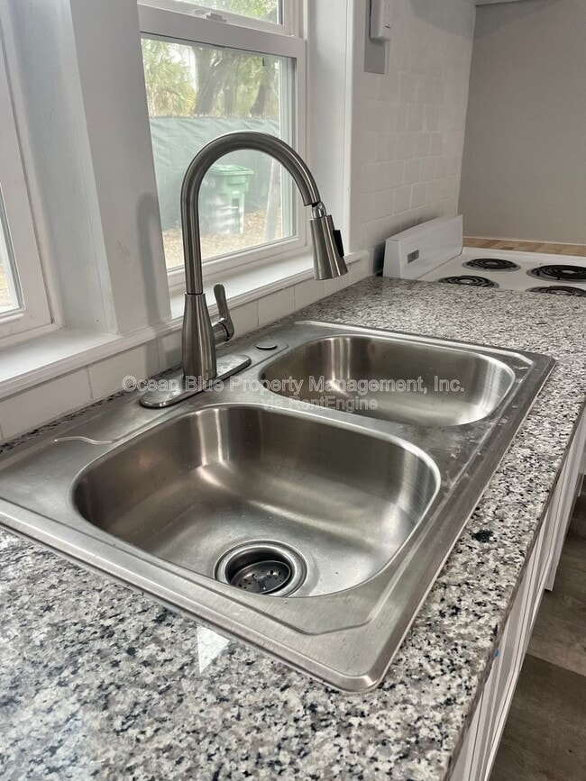 Photo - 2010 E Waters Ave