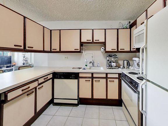 Photo - 2754 N Hampden Ct Unidad 33