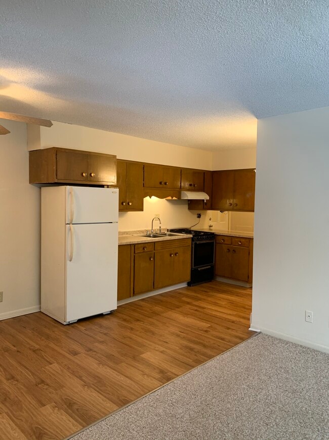 Pine Grove Apartments