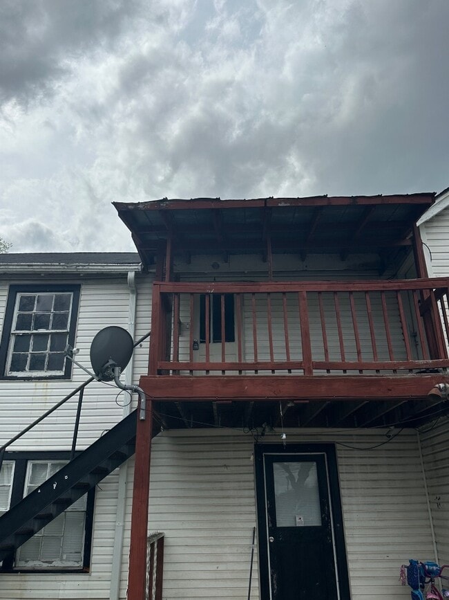 Photo - 215 Adams St