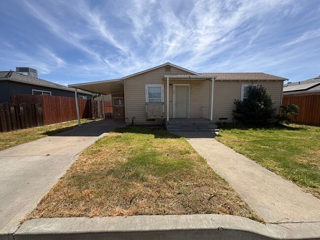Building Photo - Cozy Hanford Home Available Now!