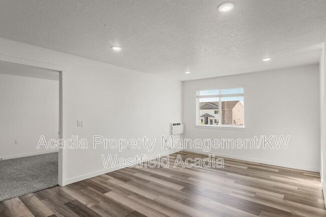 Photo - 5773 S 5th Ave
