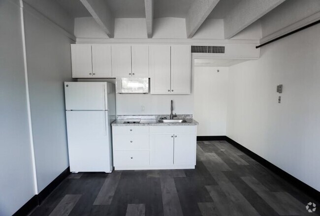 Building Photo - Studio Includes All Utilites Unit 201 Rental