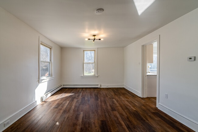 Photo - 1096 W Penn Grant Rd