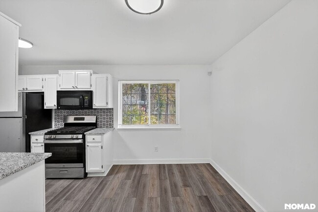 Photo - 405 Fairburn Rd SW