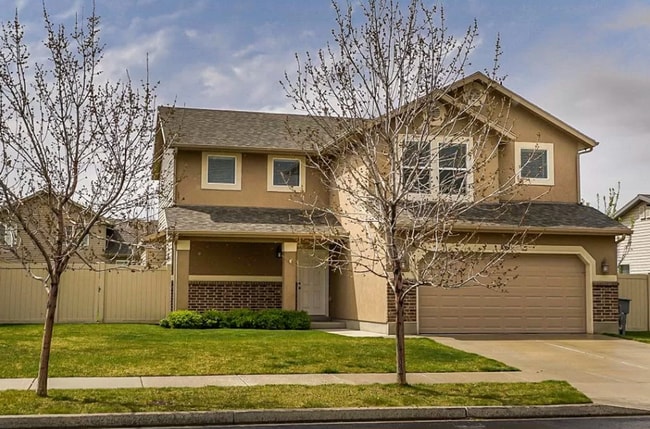 Building Photo - 4 Bedroom/2.5 Bath Single Family Home In NSL