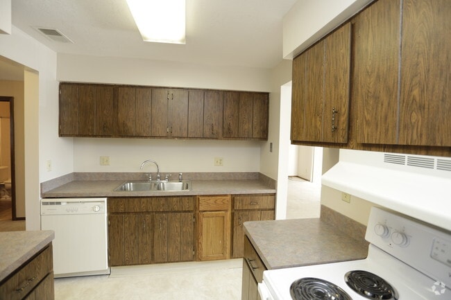 Trianon Apartments & Townhomes