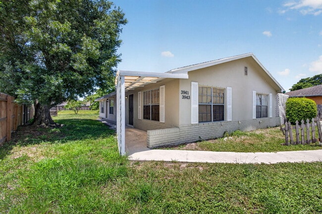Photo - 3943 Roan Ct W