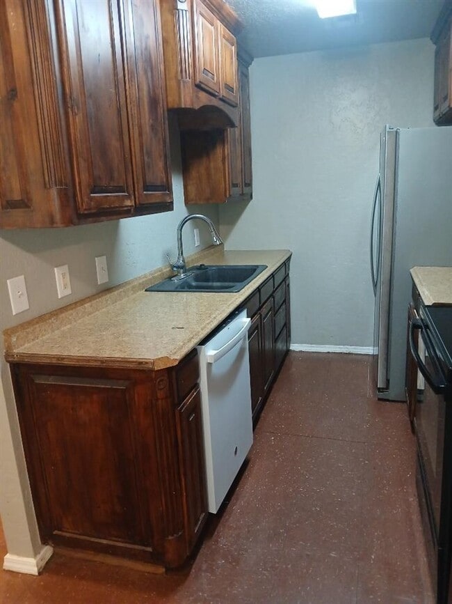 Photo - 411 SW Garfield Ave