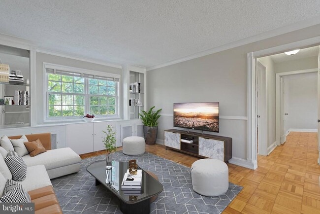 Photo - 1630 W Abingdon Dr Unit 301
