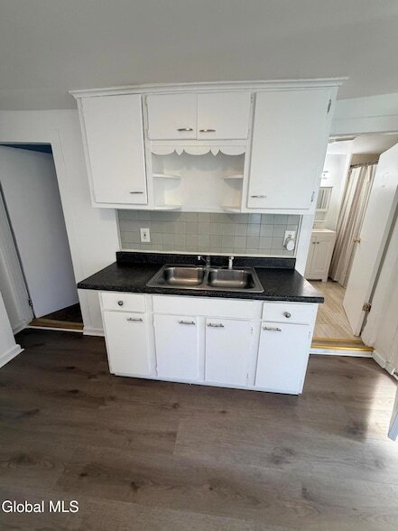 Photo - 200 Mohawk St Unit 2