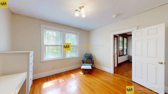 Photo - 133 Chiswick Rd Unit 13