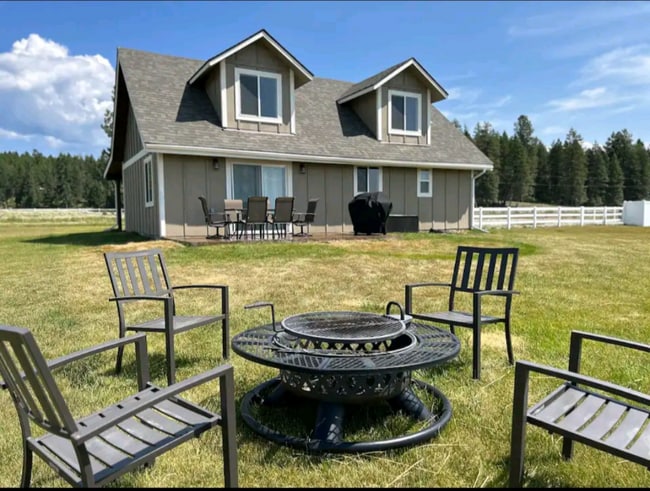 Building Photo - 1078 K M Ranch Rd Rental