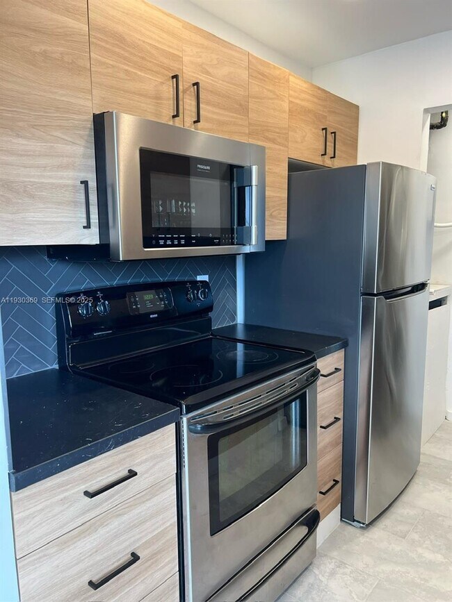 Building Photo - 7474 E Plumosa Ln