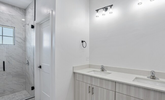 Photo - 321 E 2100 S